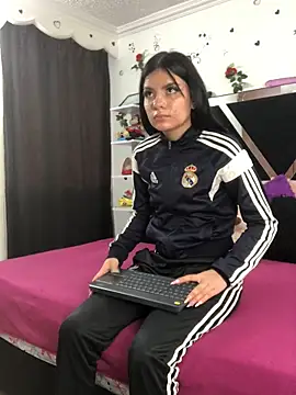 Snapshot of 1lovelygirls chatting on 17, 10, 2025 1lovelygirls online show from 17, 10, 2025