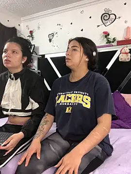 Snapshot of 1lovelygirls chatting on 25, 10, 2025 1lovelygirls online show from 25, 10, 2025