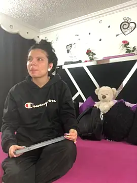 Snapshot of 1lovelygirls chatting on 29, 10, 2025 1lovelygirls online show from 29, 10, 2025