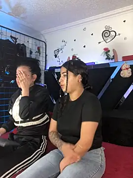 Snapshot of 1lovelygirls chatting on 19, 11, 2025 1lovelygirls online show from 19, 11, 2025