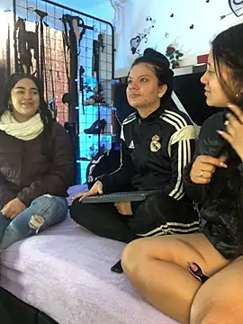 Snapshot of 1lovelygirls chatting on 3, 12, 2025 1lovelygirls online show from 3, 12, 2025