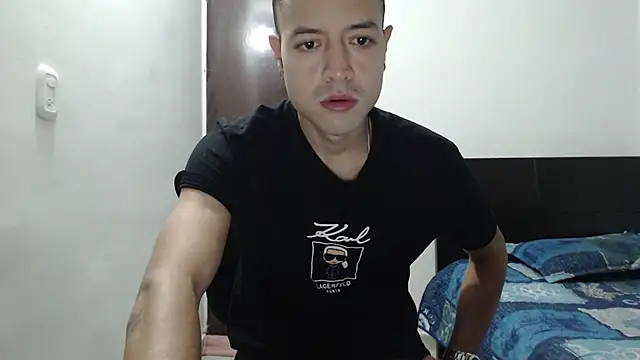 dimitriquiet05 online show from 17, 12, 2024