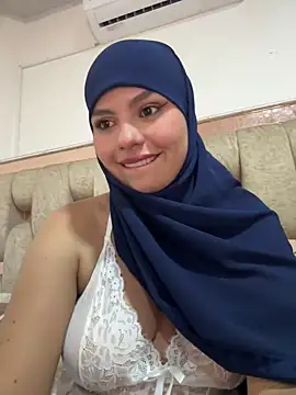 Snapshot of lalilamassu1 chatting on 4, 3, 2025 lalilamassu1 online show from 4, 3, 2025