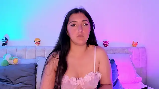 Kathia Morelli online show from 4, 3, 2025