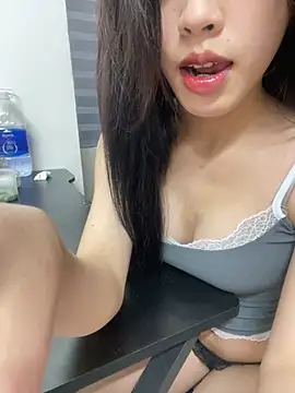 Snapshot of Louis_Baby chatting on 6, 3, 2025 Louis Baby online show from 6, 3, 2025