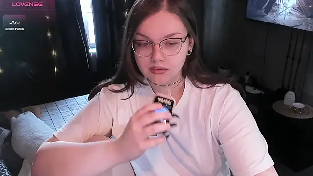 EvaBae online show from 5, 12, 2024