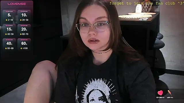 EvaBae online show from 5, 1, 2025