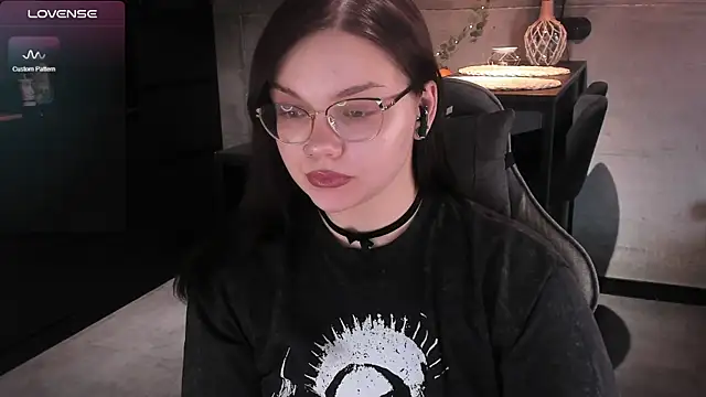 EvaBae online show from 3, 3, 2025