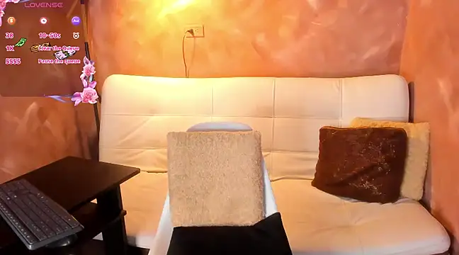 Atenea Makri online show from 3, 12, 2024