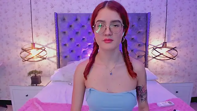 Snapshot of MiaWinx chatting on 9, 1, 2025 MiaWinx online show from 9, 1, 2025