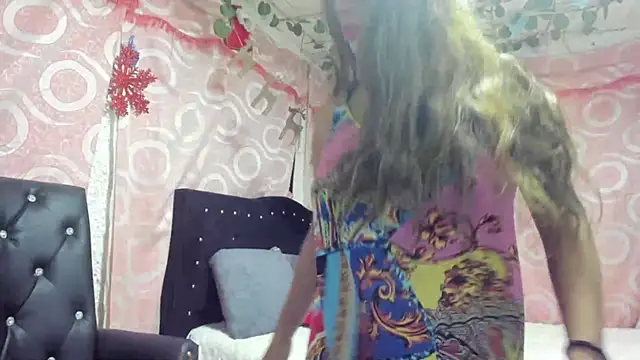 1julianasalazar online show from 12, 12, 2024