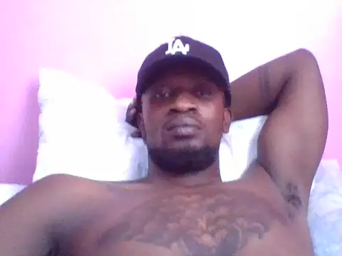 Snapshot of Tonedom chatting on 29, 10, 2025 Tonedom online show from 29, 10, 2025