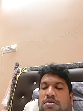 Snapshot of vini1754 chatting on 24, 10, 2025 vini1754 online show from 24, 10, 2025