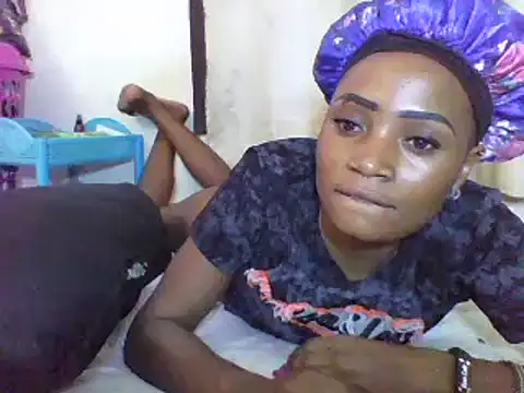 Snapshot of SpicyPetite chatting on 28, 2, 2025 SpicyPetite online show from 28, 2, 2025