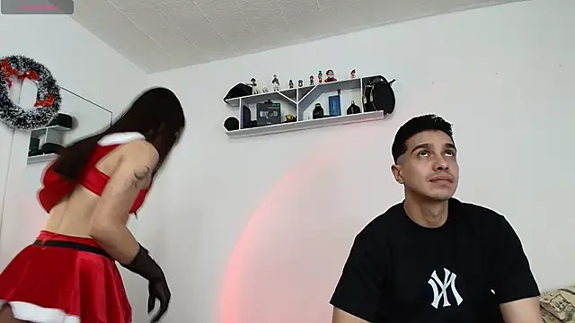 HotCouple 697 online show from 15, 12, 2024