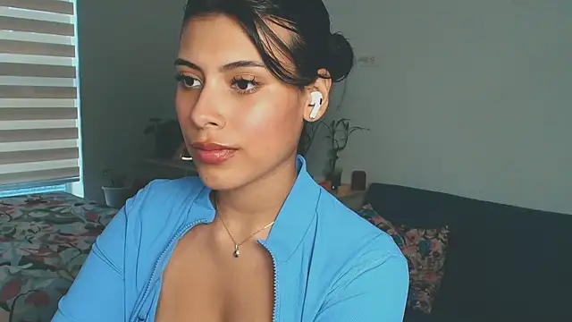 Snapshot of oxiris_1 chatting on 3, 5, 2026 oxiris 1 online show from 3, 5, 2026