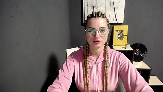 Snapshot of lady_olivia_ chatting on 15, 10, 2025 lady olivia online show from 15, 10, 2025