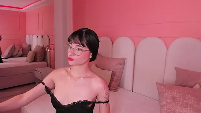 emilly williams  online show from 20, 12, 2024