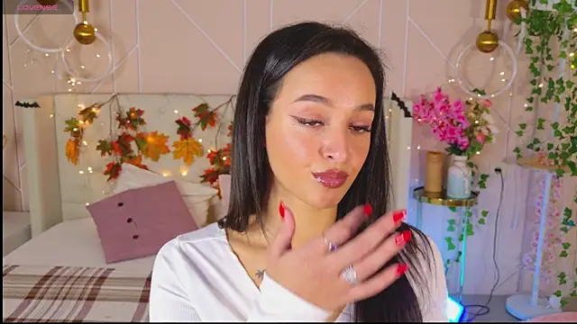 Lolly Neal online show from 8, 11, 2025