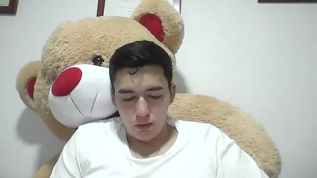 Snapshot of Estebitan_vm chatting on 15, 10, 2025 Estebitan vm online show from 15, 10, 2025