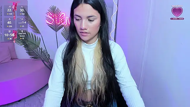 Snapshot of Chiara_tay chatting on 2, 2, 2025 Chiara tay online show from 2, 2, 2025