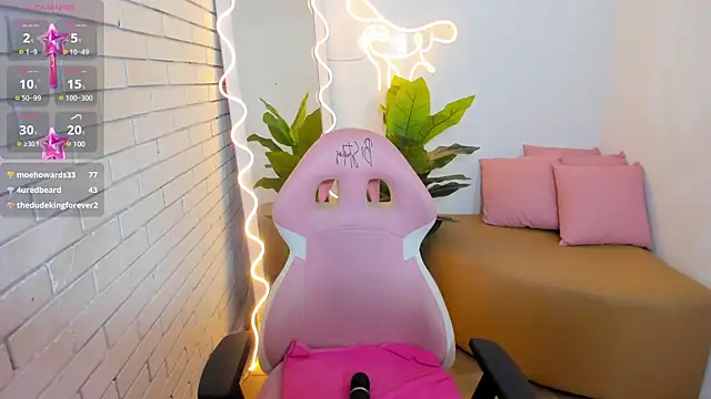 Snapshot of Chiara_tay chatting on 3, 2, 2025 Chiara tay online show from 3, 2, 2025