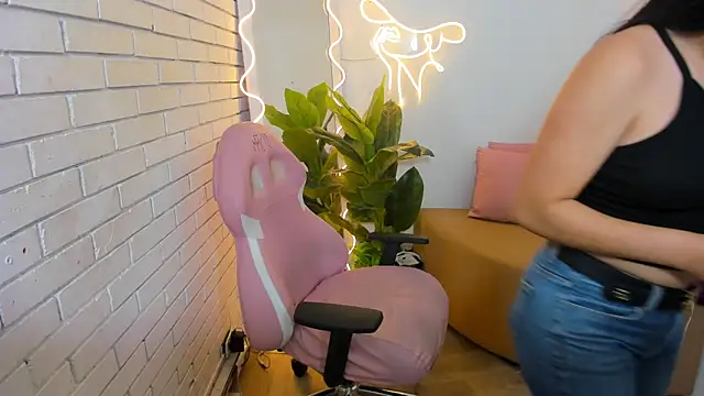 Snapshot of Chiara_tay chatting on 16, 2, 2025 Chiara tay online show from 16, 2, 2025