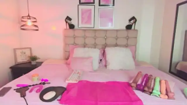 Snapshot of noa__01 chatting on 26, 11, 2025 noa 01 online show from 26, 11, 2025