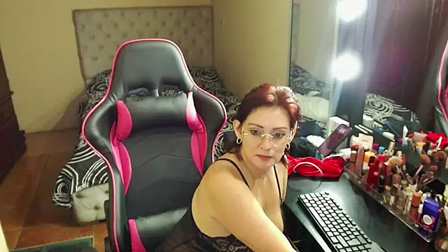 Carol Scottt online show from 15, 12, 2024