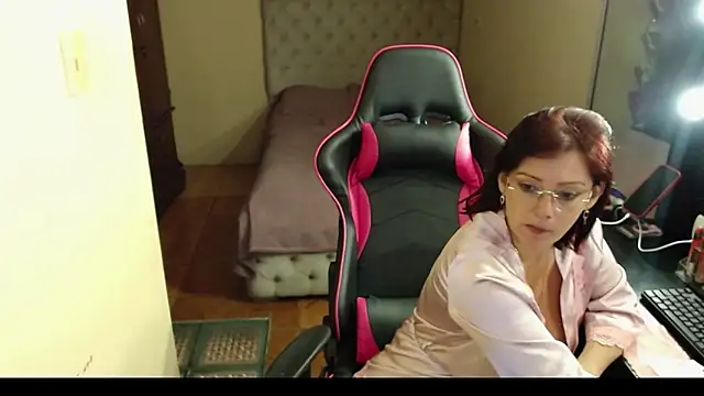 Carol Scottt online show from 4, 1, 2025