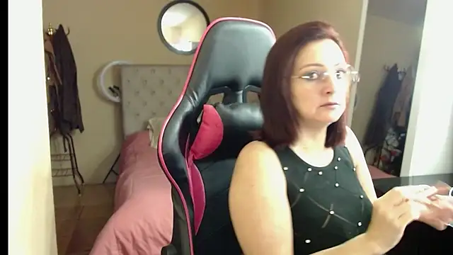 Carol Scottt online show from 17, 9, 2025