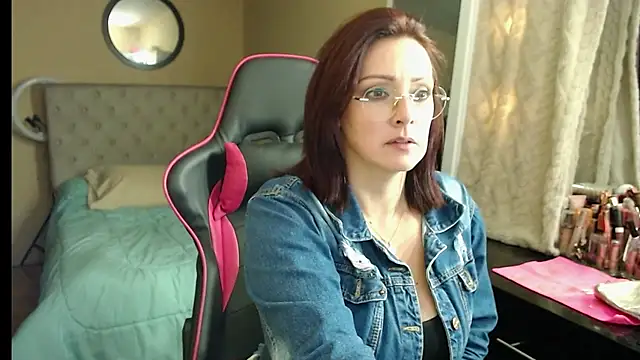 Carol Scottt online show from 22, 9, 2025