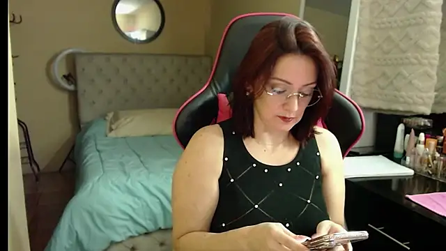 Carol Scottt online show from 26, 9, 2025