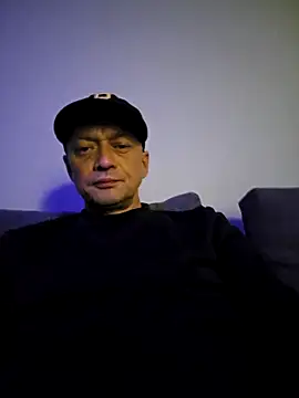 Snapshot of McdyllanXX chatting on 5, 2, 2025 McdyllanXX online show from 5, 2, 2025