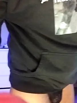 Snapshot of McdyllanXX chatting on 23, 9, 2025 McdyllanXX online show from 23, 9, 2025