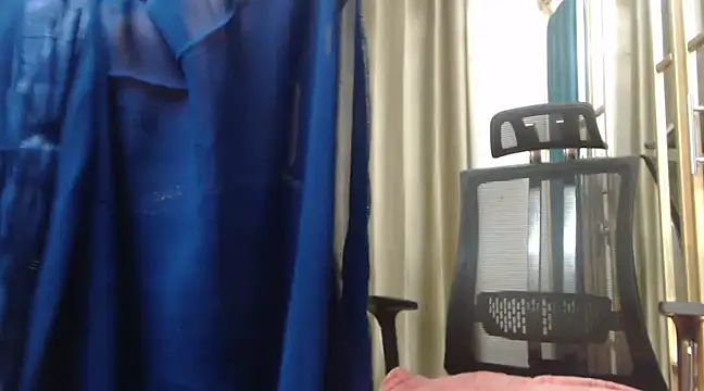 Snapshot of desi-maisa130 chatting on 23, 1, 2025 desi-maisa130 online show from 23, 1, 2025