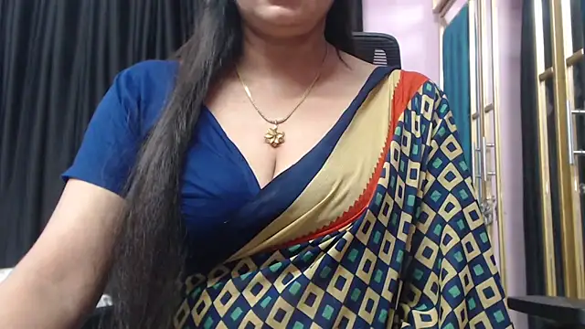 Snapshot of desi-maisa130 chatting on 4, 10, 2025 desi-maisa130 online show from 4, 10, 2025