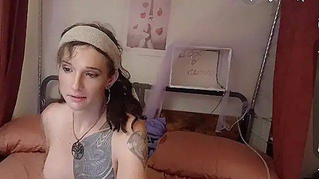 cassiemichellexx online show from 14, 7, 2026