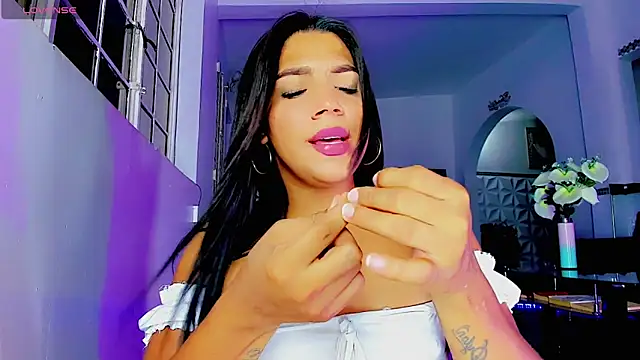 Snapshot of Oficial_angela chatting on 18, 12, 2024 Oficial angela online show from 18, 12, 2024