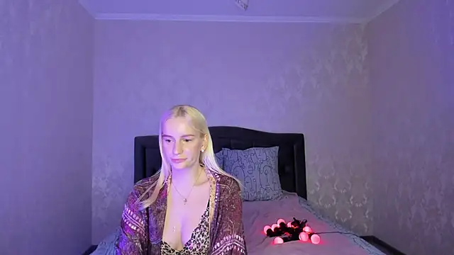 Snapshot of Amanda054 chatting on 6, 3, 2025 Amanda054 online show from 6, 3, 2025