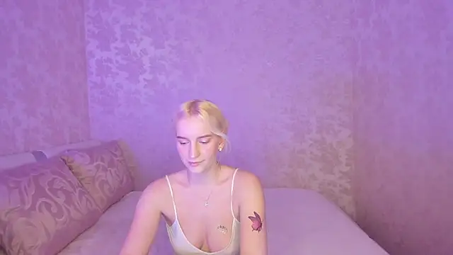 Snapshot of Amanda054 chatting on 19, 3, 2025 Amanda054 online show from 19, 3, 2025