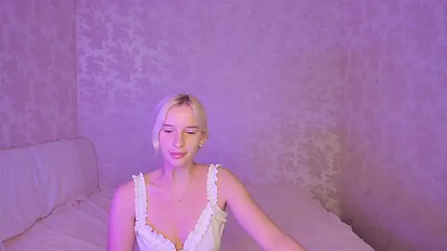 Snapshot of Amanda054 chatting on 10, 9, 2025 Amanda054 online show from 10, 9, 2025