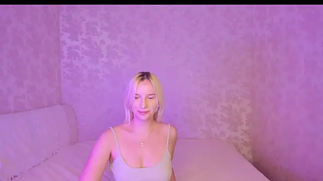 Snapshot of Amanda054 chatting on 17, 10, 2025 Amanda054 online show from 17, 10, 2025