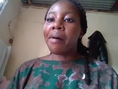 Snapshot of Queen_loveer chatting on 23, 11, 2025 Queen loveer online show from 23, 11, 2025