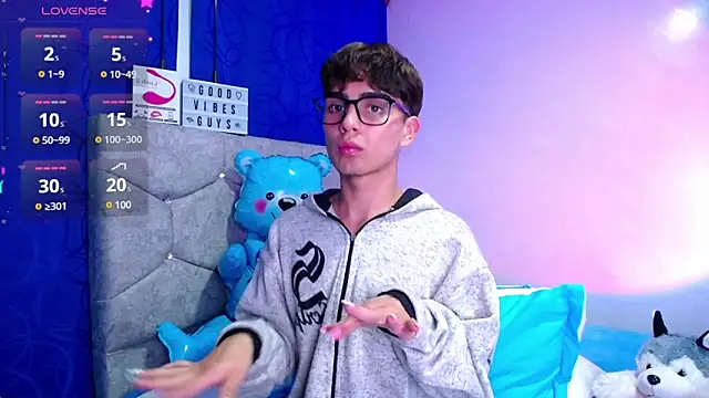 OwenBluee online show from 5, 12, 2024