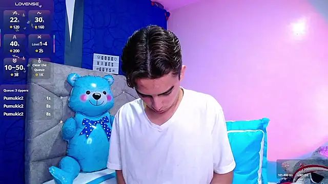 OwenBluee online show from 7, 3, 2025