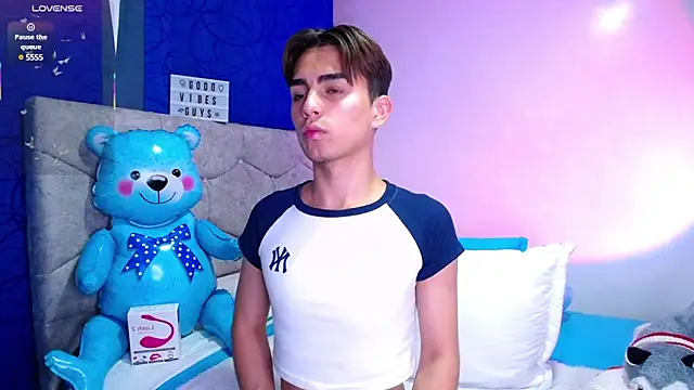 OwenBluee online show from 10, 3, 2025