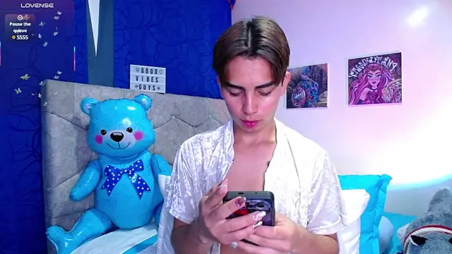 OwenBluee online show from 15, 3, 2025