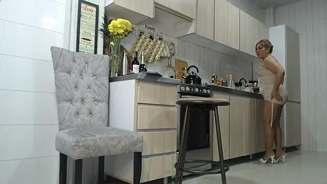 Jadeee  online show from 13, 2, 2025