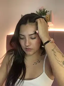 Snapshot of angellique_22 chatting on 1, 3, 2025 angellique 22 online show from 1, 3, 2025